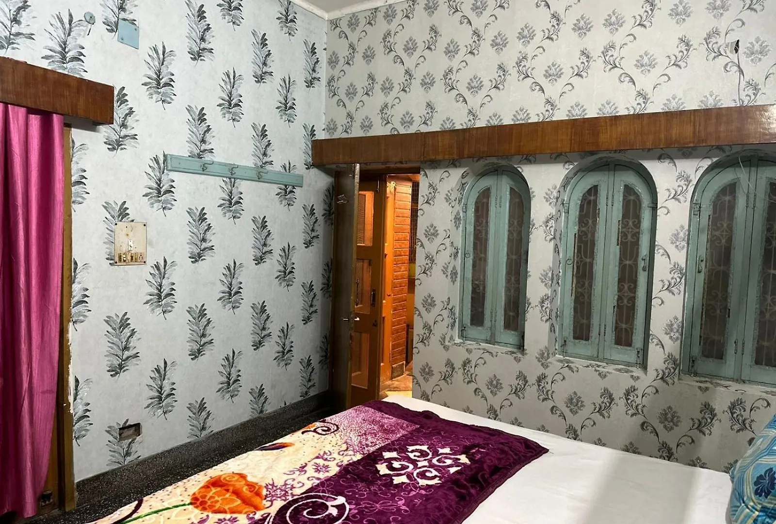 Sandhya Guest House Varanasi Near Ganga River